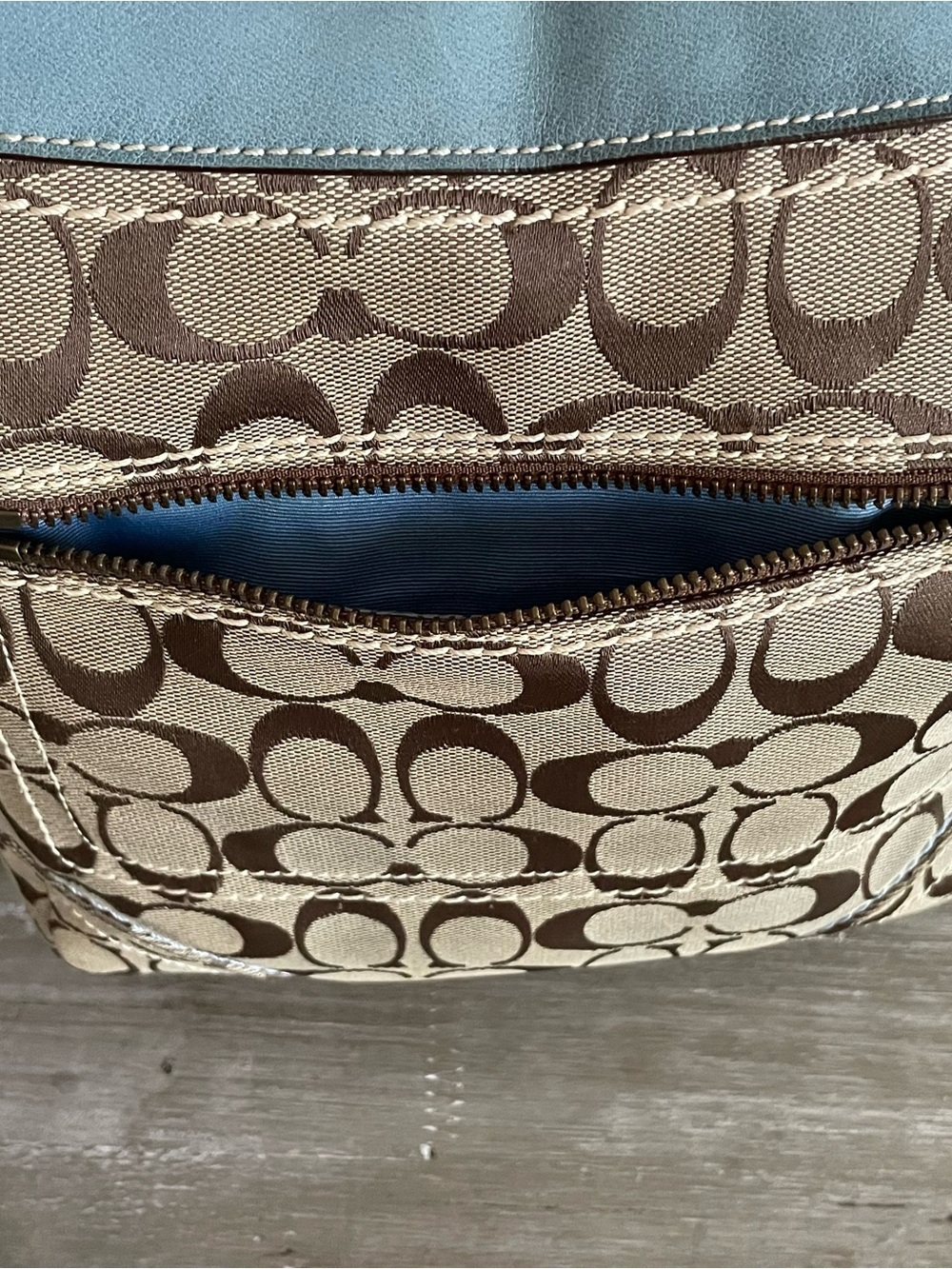 Vintage Y2K Coach signature Logo Blue & Brown Crossbody Shoulder Bag Zip Pockets - Picture 5 of 16